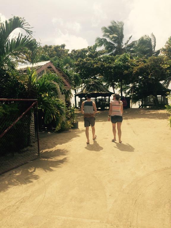 Готель Vacations Beach Fale Manase Екстер'єр фото