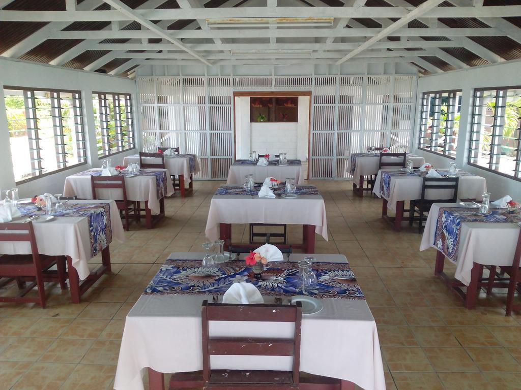 Готель Vacations Beach Fale Manase Екстер'єр фото