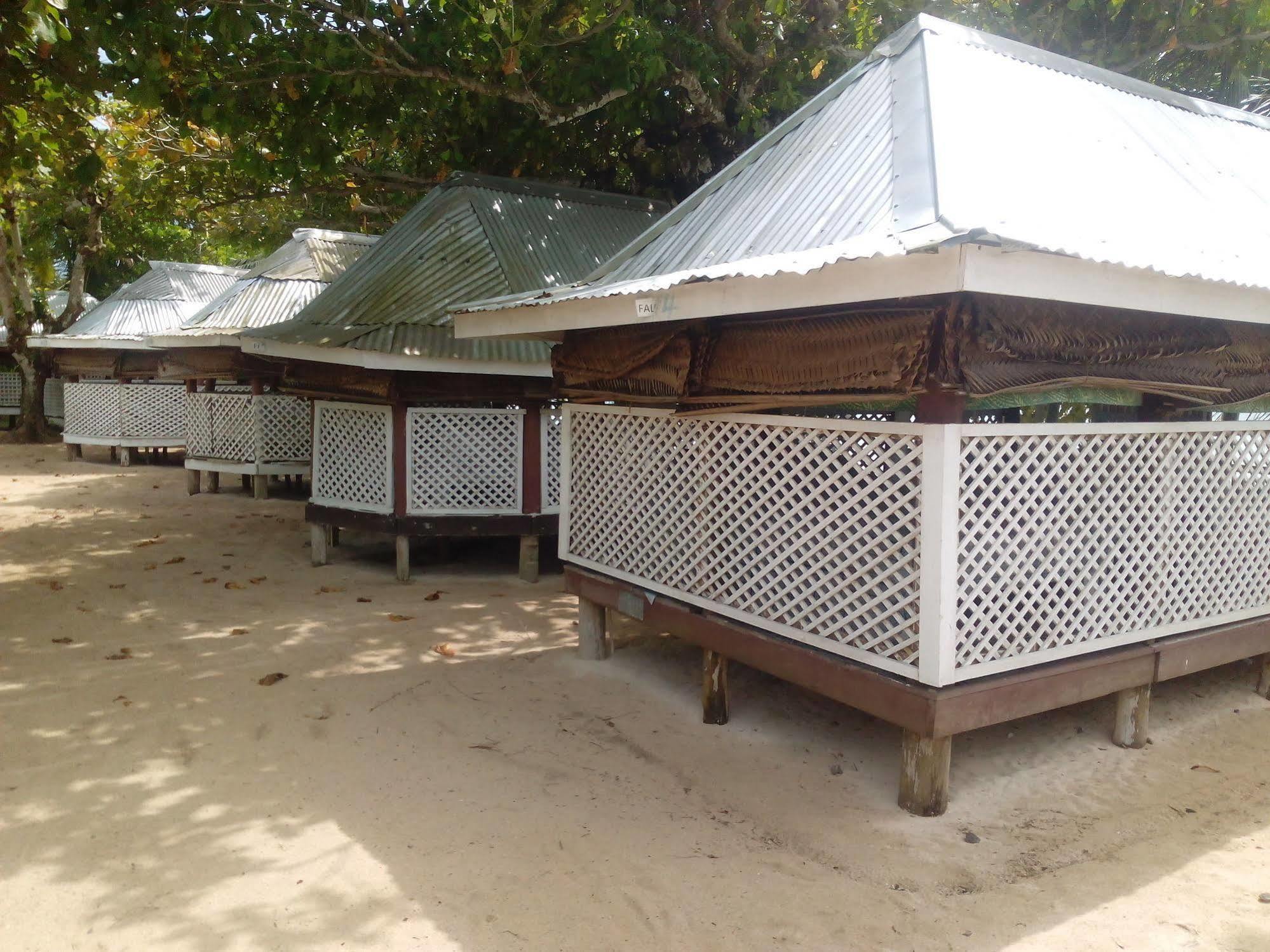 Готель Vacations Beach Fale Manase Екстер'єр фото