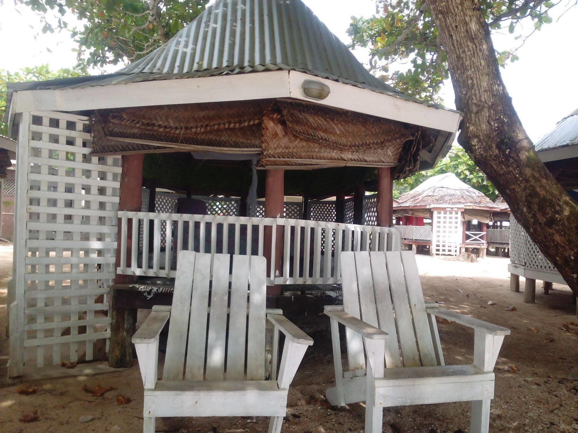 Готель Vacations Beach Fale Manase Екстер'єр фото